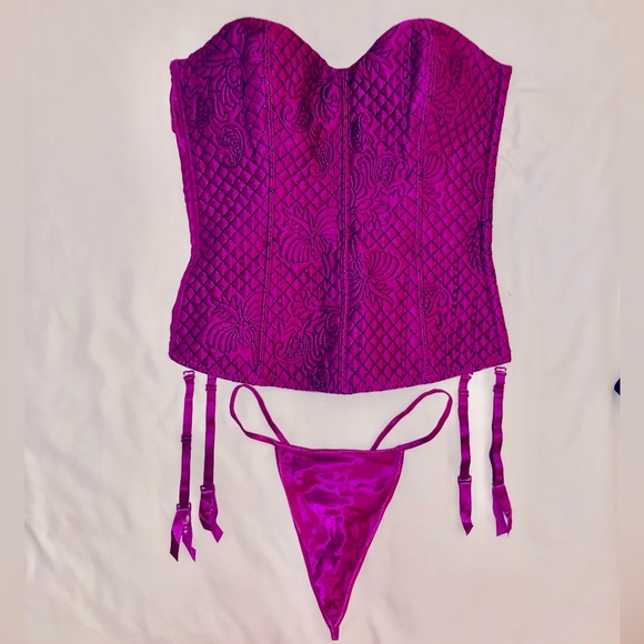 Vintage Frederick’s Of Hollywood Embroidered Floral Fuchsia Bustier Corset Set - Picture 3 of 8